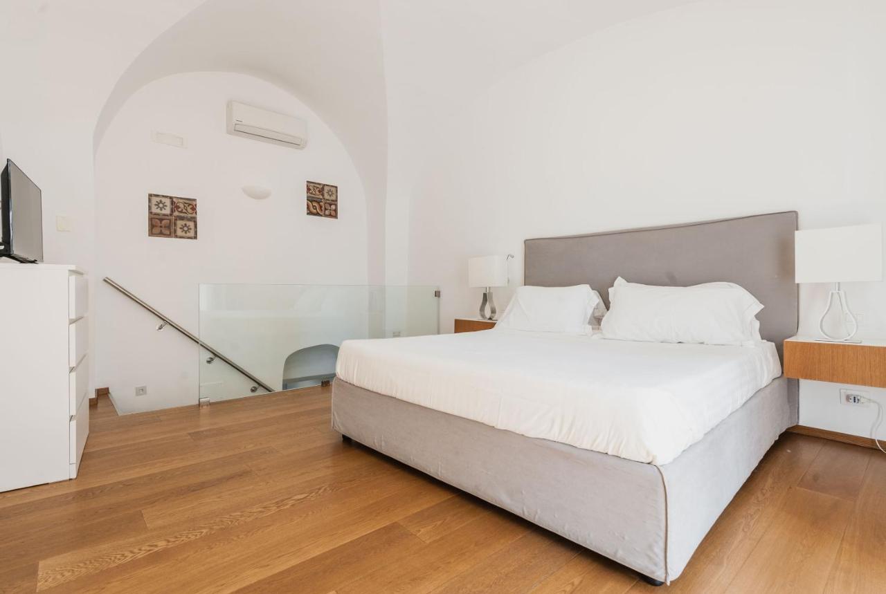 Rg8 Independent Apartment Catania Bagian luar foto