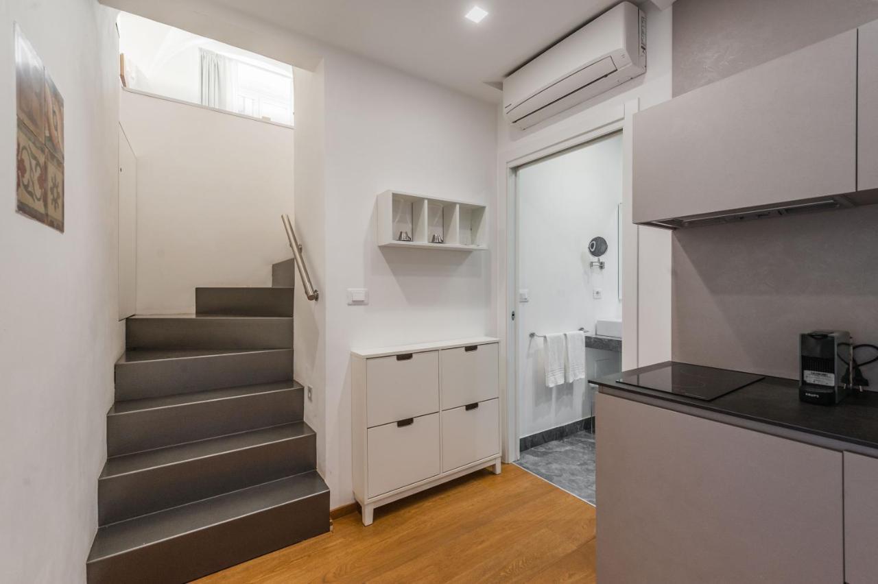 Rg8 Independent Apartment Catania Bagian luar foto